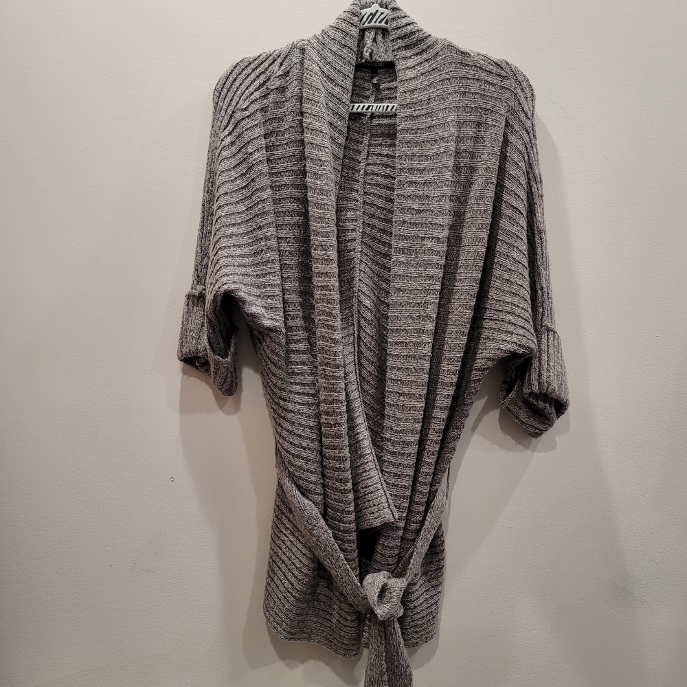 mac & jac Gray Ribbed Shrug w/Batwing Sleeves and Smoking Collar - L